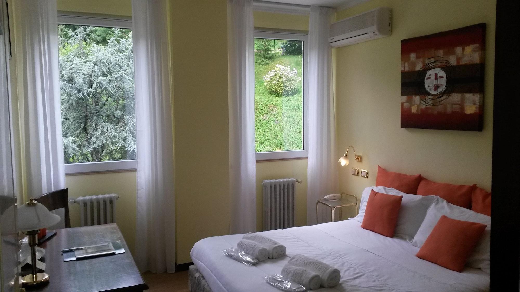 Hotel Villa Delle Ortensie Sant'Omobono Imagna Eksteriør billede