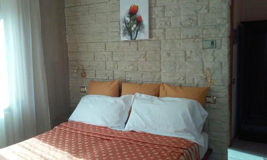 Hotel Villa Delle Ortensie Sant'Omobono Imagna Eksteriør billede