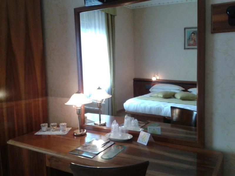 Hotel Villa Delle Ortensie Sant'Omobono Imagna Eksteriør billede