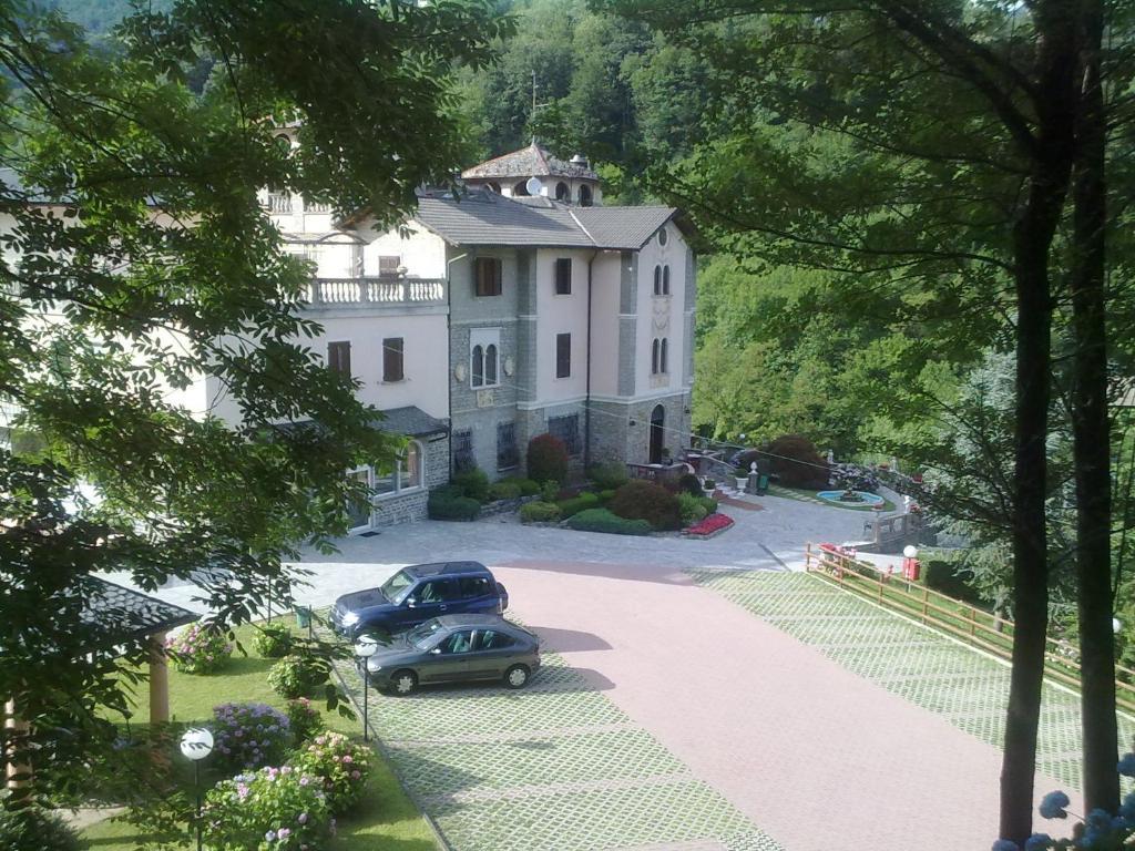 Hotel Villa Delle Ortensie Sant'Omobono Imagna Eksteriør billede