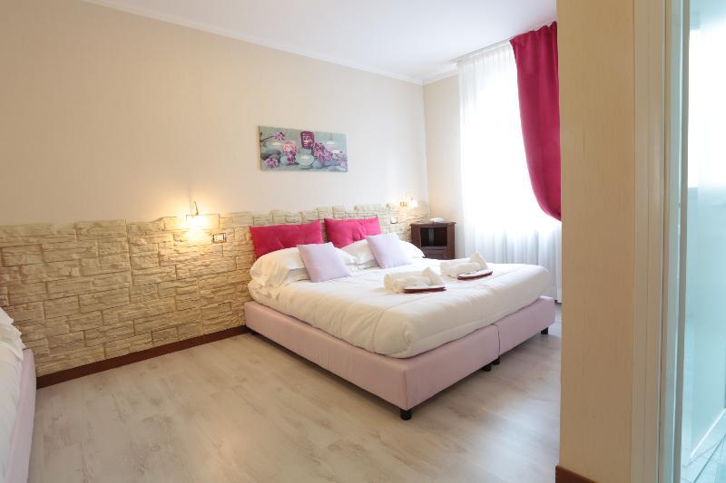 Hotel Villa Delle Ortensie Sant'Omobono Imagna Eksteriør billede