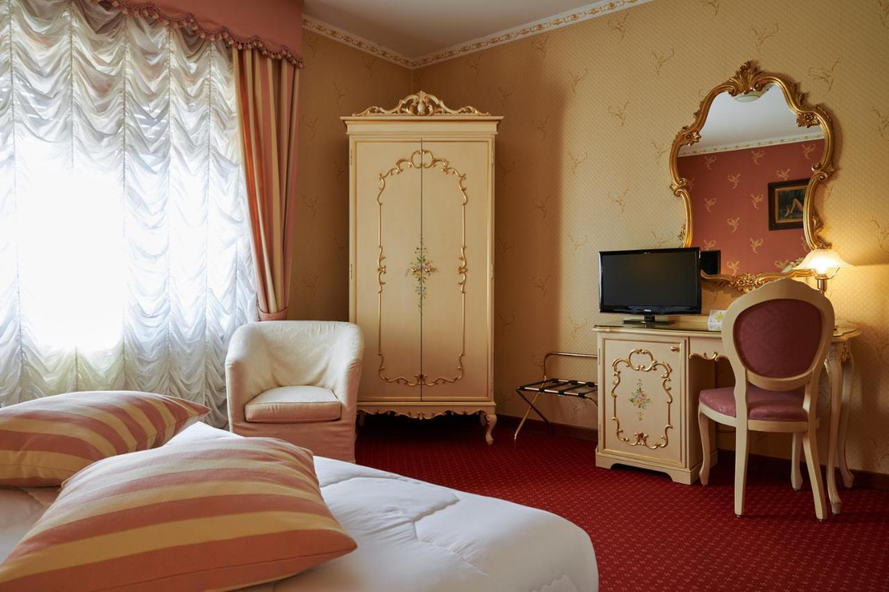 Hotel Villa Delle Ortensie Sant'Omobono Imagna Eksteriør billede